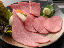 燒肉MOTOYAMA 總店_务必一尝的招牌菜“精选三点拼盘”