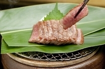 沖繩島Agu猪涮涮鍋・蕎麥會席　琉球宴席　桃香_「特選黑毛和牛」沙朗肉炭火燒