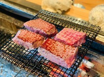 爐端佐藤 難波_能盡情品味迸出肉汁的美味「炭火烤日本國產牛沙朗」