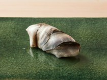 神樂坂 壽司 KONKON_用當季食材來表現四季更迭。精通懷石料理和壽司的廚師帶來的「主廚套餐」