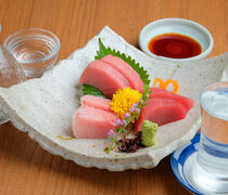 天下廚房 大起水產 八軒家濱 Maguro-stadium_適度的油脂和紅肉的絕妙平衡。注重新鮮度的「鮪魚生魚片拼盤」