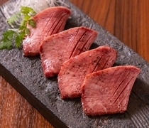 燒肉  Shinuchi  神樂坂_黑毛和牛上等牛舌