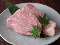 京都牛圓 三条河原町店_從整塊肉烤製而成的「和牛菲力」