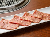 燒肉冷麵YuChun_「鹽味牛舌」，越嚼越能品出「肉的美味」