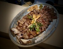 肉和海鮮guriru Passe-temps 天文館店_不容置疑的招牌菜「丁骨牛排」