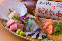 紅燒魚・生魚片・時令菜餚　海乃四季_精选各地时令海鲜制成的“四季变幻生鱼片”