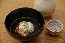 FUSHIKINO_品嘗夏日與秋日的時令佳餚『海鰻與松茸的碗物』
