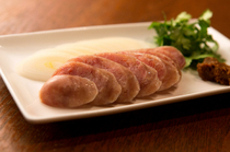 琉球中式料理　TAMA _花費10-14天熟成的『自製香腸』