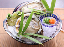 料亭　覺右衛門_能登牡蛎（二人份）　※菜单上的料理只是菜品之一。根据季节变更有所调整。需要提前预约。