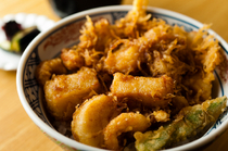 天婦羅黑川_奢侈投用虾及扇贝等海鲜的“炸牡蛎天妇罗盖饭”
