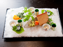 味兆吉　BUNBU庵_以夏天新綠的楓葉為意象製作的『新綠小菜拼盤』