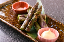 活魚料理　烏賊清　總店_只有4月中旬到8月才能吃到的北斗市產「紫色蘆筍」