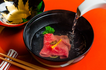 松阪肉元祖　和田金_牛肉淋上特製的日式高湯品嘗的『和田金牛肉飯』