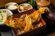 豆腐屋_講究魚肉大小的大尾星鰻盤據的『星鰻蓋飯膳』