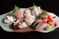 味樂　YUMERI_大多數顧客都會點的『9種生魚片拚盤』