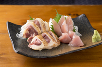 川榮_這盤菜中可以盡享珍珠雞的吃法。「拼盤」中包括了雞肉泥和雞肉刺身。