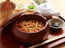Unagi-Jinta_可一次品嚐3種美味的、發源自名古屋的『OHITSUMAMUSHI』