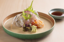 割烹 白鷹_可品嚐到鮮度超群、瀨戶內海魚貝類的『刺身拼盤』