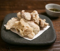烤雞肉串宮川　四谷店_使用宮川合作農場的日本產雞製成的“白炸雞塊”