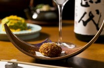 夢酒MIZUKI_「日本料理與日本酒的完美結合」，配有侍酒師精心挑選的日本酒的「獨創日本料理套餐」