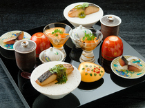 
  日本料理嵯峨　SUN MEMBERS京都嵯峨_能一次盡享各種料理，集結季節美味的『八寸拼盤』