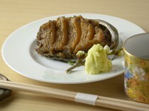 龍月 SUSHI_享受獨特口感和美味的『燉煮蝦夷鮑魚』