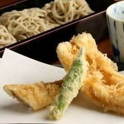 手打蕎麥與鴨料理 慈玄_與剛炸好的星鰻一起享用的「星鰻天婦羅蕎麥麵」