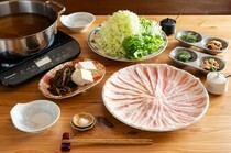 北谷DINING CHAABOO～_五花肉涮涮鍋套餐