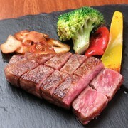 Aohige本店_A4等級的脂肪與紅肉的絕妙均衡的「廣島牛牛排」
