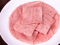 鷹匠  燒肉  感無量_“生”獨特的鮮美風味展現在「生牛舌」