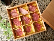 肉匠 隱藏之家（燒肉SOSOMON別邸）_能夠真正感受到肉本身美味的「特級牛肉木盒套餐」