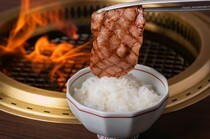 川端 志史_再次發現霜降肉美味的收尾飯「醬烤燒肉＆土鍋飯」