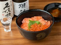 黑門 藏銀_外觀美觀，可以享受奢華感的「鮭魚魚卵蓋飯」