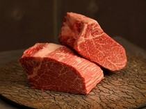 北海道燒肉 KITAUSHI_主廚推薦！精心挑選的頂級肉品。會在口中融化，食感非同凡響的「北海道產和牛夏多布里昂」