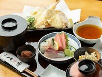 和彩  八倉_三崎的鮮魚和鎌倉的時蔬搭配，盡情享用生魚片和天婦羅的豐盛「八倉御膳」