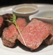 Steak&Wine Griante 梅田_「紐西蘭產　牧草牛　兩種比較烤肉（100克　總共200克）」