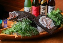 SAKANAYASOMA 久留米店_以簡約的風格品嚐「夢幻之魚」，「九繪/褐石斑魚生魚片」