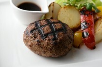 RRR 神戶牛肉&葡萄酒 大手町_推薦午餐「日本國產牛100％　漢堡排」