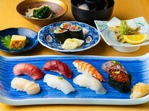 魚料理 涩谷 吉成本店 丸之內店_含有天然鮪魚等人氣食材的「上等握壽司套餐」