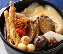 中國料理　竹園_將美味精華濃縮在一起的湯品「乾貨佛跳牆」