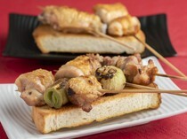 炭火烤雞串SAKAMORI北新地本店_最適合作為開胃首串的鮮嫩彈牙的「大蔥烤雞串」