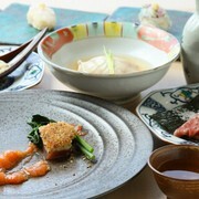 宮島鮨MAIMON_品嚐瀨戶內海和北陸地區的當季美食，每月都會更新的標準套餐「伊都岐」
