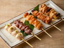 yakitori shouchan 六本木店_醬汁的濃郁與鹽的簡單風味對比絕妙「主廚推薦5串拼盤」