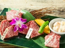 松阪牛　WHAT’S　京都室町店_松阪牛的每一部位都能盡情品味。可品嚐到肉質的精華「松阪牛五種拼盤（普通）150公克」