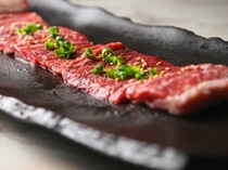 燒肉內臟上田屋　兩國清澄通店_
  體驗經典的美味「牛小排」