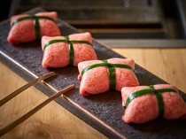 燒肉RIKIO_包裹著蔥醬的美味一口「綑綁牛舌]