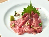神戶牛DAIA 日本橋室町店_能簡單享用新鮮牛肉的「神戶牛炙燒生牛肉」