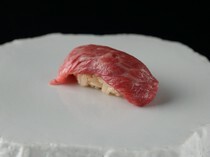 日日是肉日_頂級肉品獨有的風味和口感「和牛肉壽司」