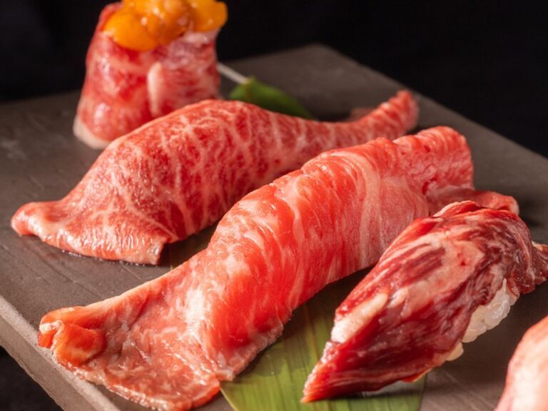 牛舌涮涮鍋與牛肉握壽司源’s_菜餚