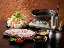 Yamakasafai實之和_品嚐比較本部牛和沖繩阿古豬的「涮涮鍋套餐」